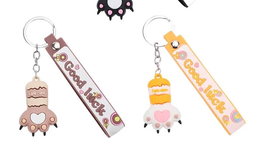 3dcartoonsoftpvckeychain paws colors 1