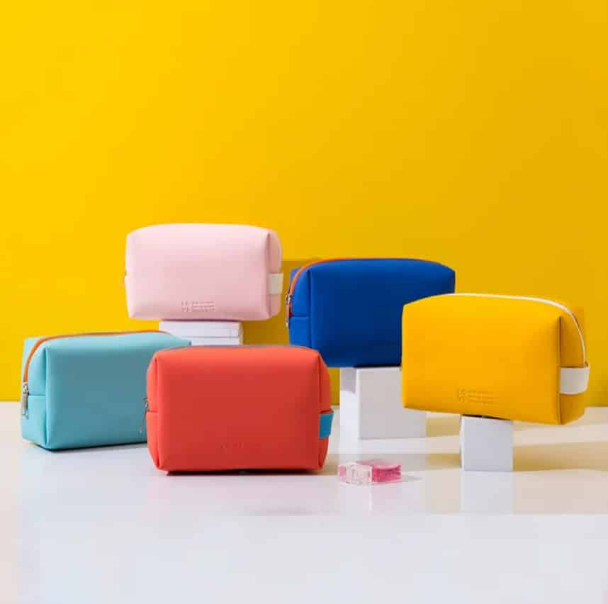 pucosmeticbag front colors